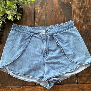 BDG Scallop Shorts-Size 8